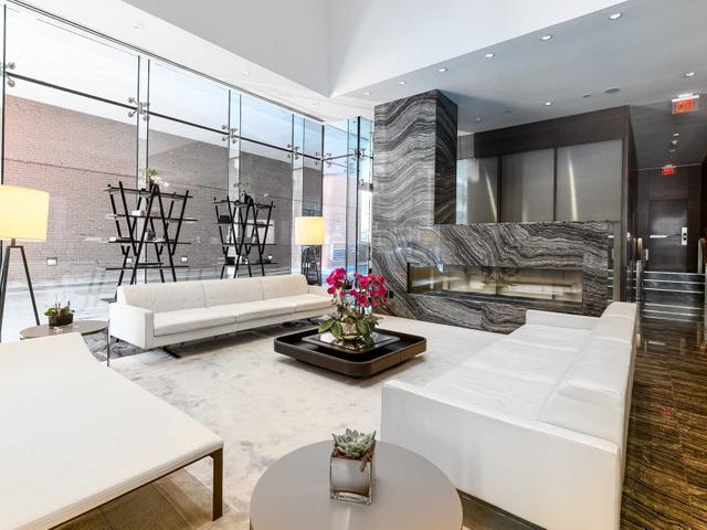 4707 - 180 University Ave