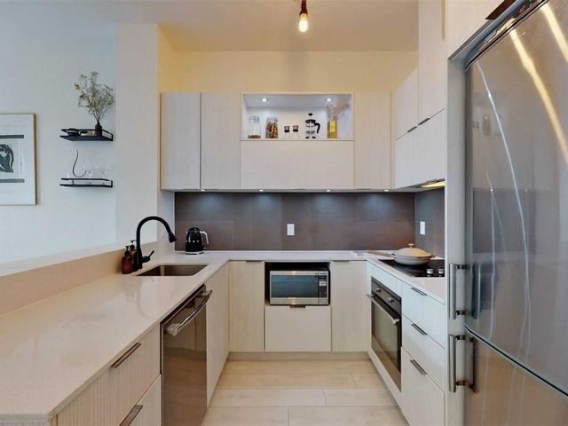 PH13 - 170 Sumach St N