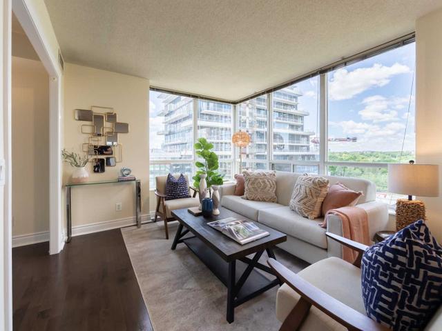 704 - 1103 Leslie St