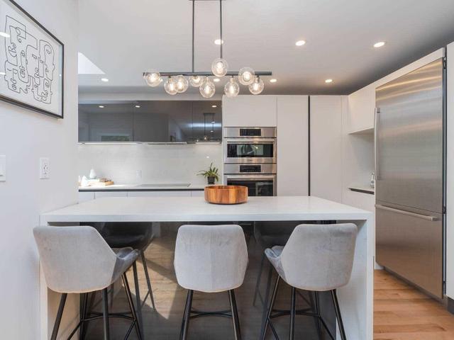 211 Wanless Ave