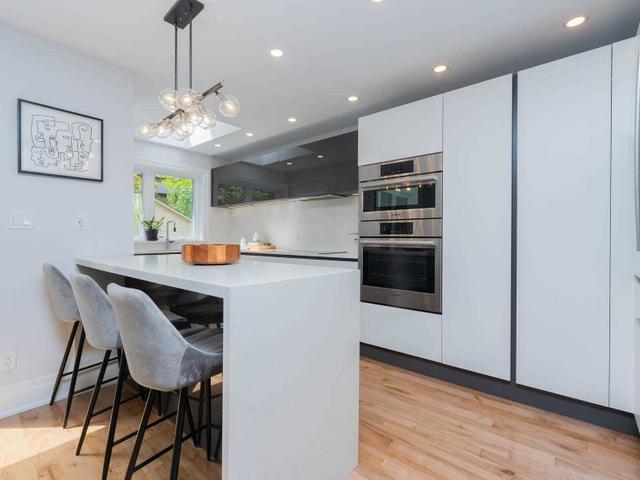 211 Wanless Ave