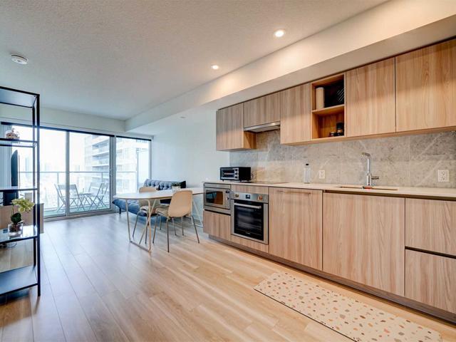 2307 - 19 Bathurst St