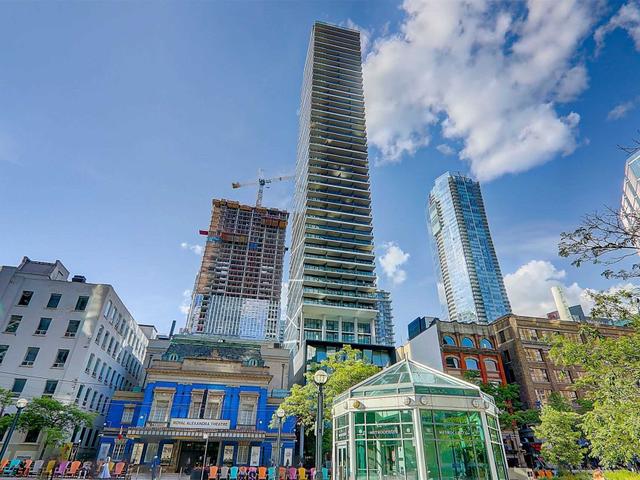 3604 - 224 King St W