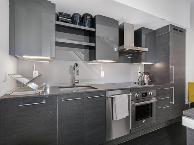 103 - 1030 King St W