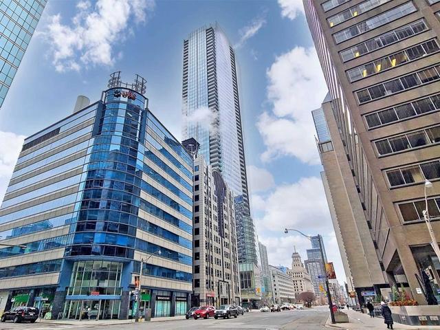 3707 - 180 University Ave