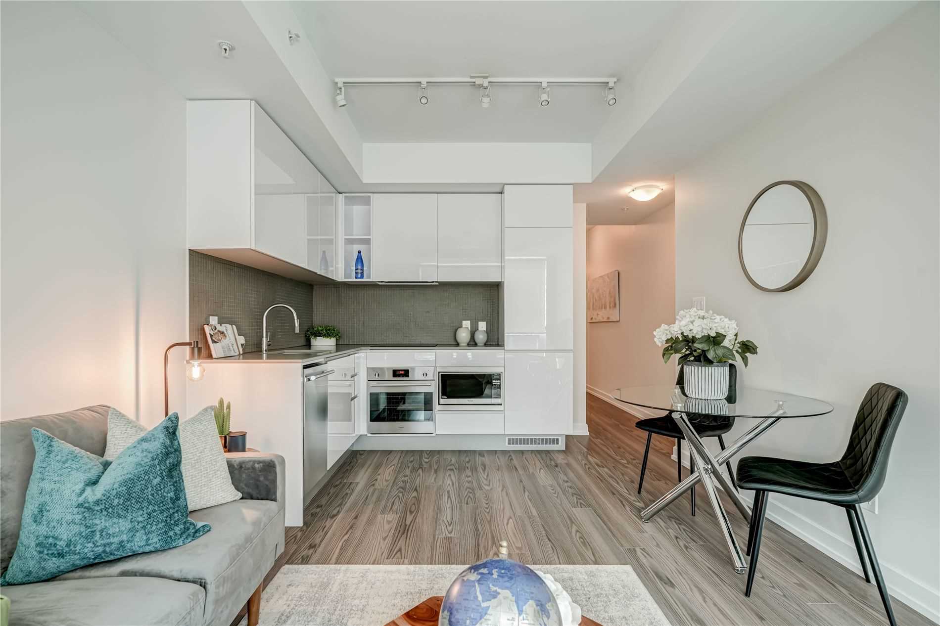 322 377 Madison Ave, Toronto Terminated, C5660580 Condos.ca