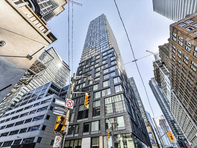 611 - 101 Peter Street St