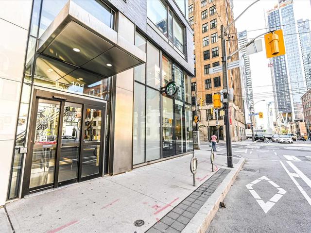 611 - 101 Peter Street St