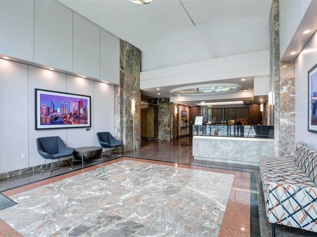 PH1213 - 109 Front St E