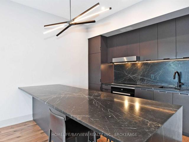 621 - 111 St. Clair Ave W