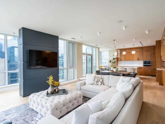 PH102 - 199 Richmond St