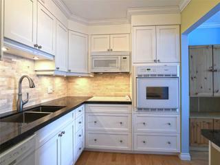 405 - 335 Lonsdale Rd