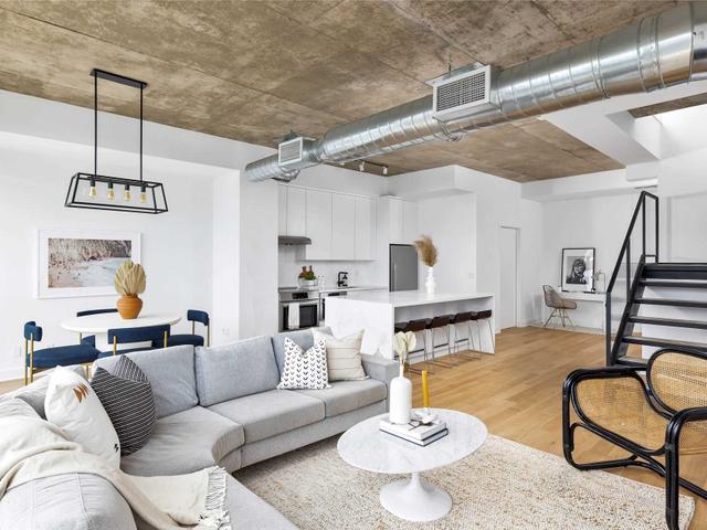 PH1011 - 60 Bathurst St