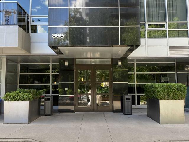 #607 - 399 Adelaide St W