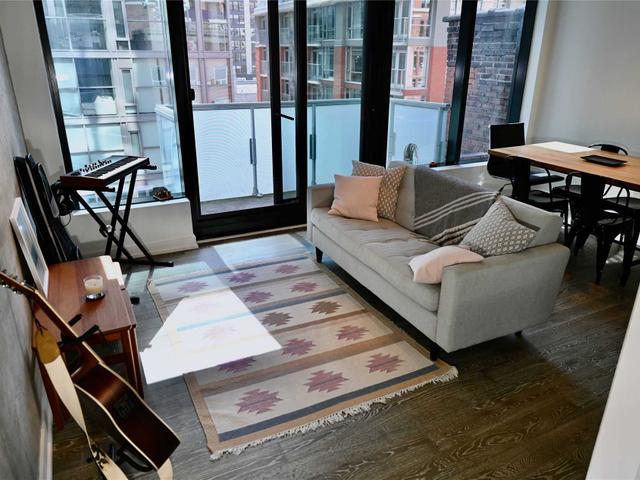 405 - 11 Charlotte St