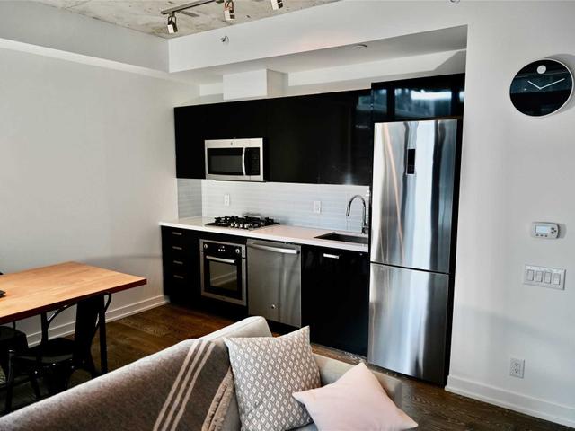 405 - 11 Charlotte St