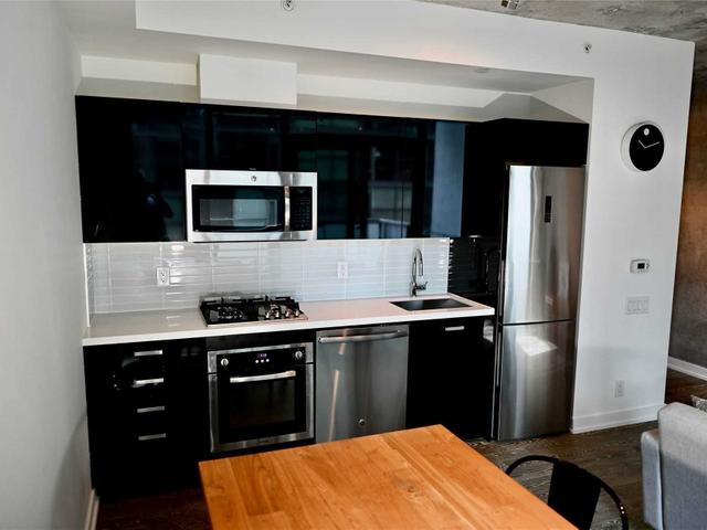 405 - 11 Charlotte St