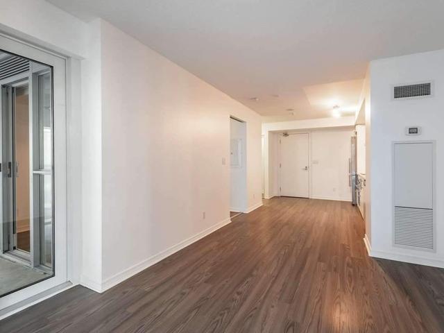 421 - 352 Front St W