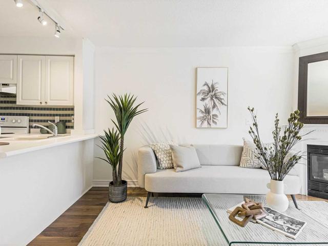 6 - 232 St George St