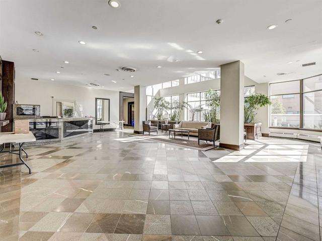 1902 - 30 Greenfield Ave