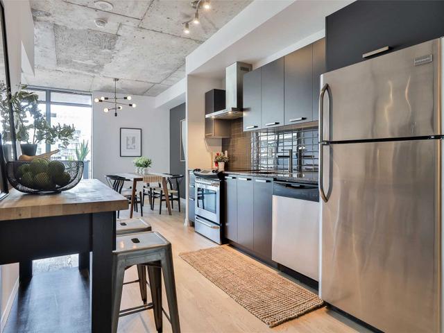 818 - 95 Bathurst St