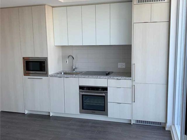 4807 - 115 Blue Jays Way