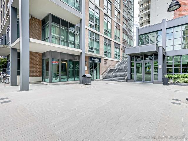 PH03 - 1171 Queen St W