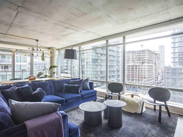 1017 - 333 Adelaide St E