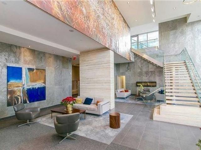 1042B - 15 Iceboat Terr