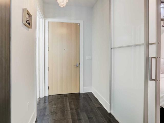 527 - 29 Queens Quay E