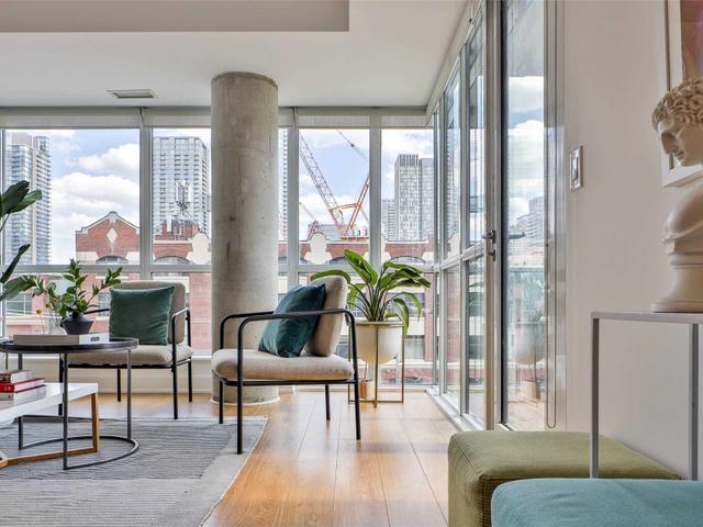 403 - 508 Wellington St W