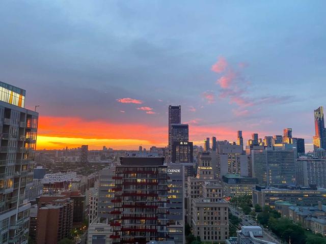 3005 - 126 Simcoe St