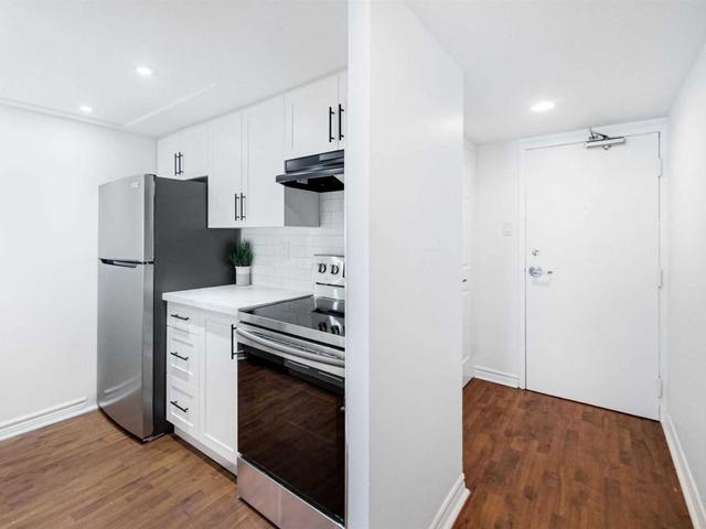 1110 - 705 King St W