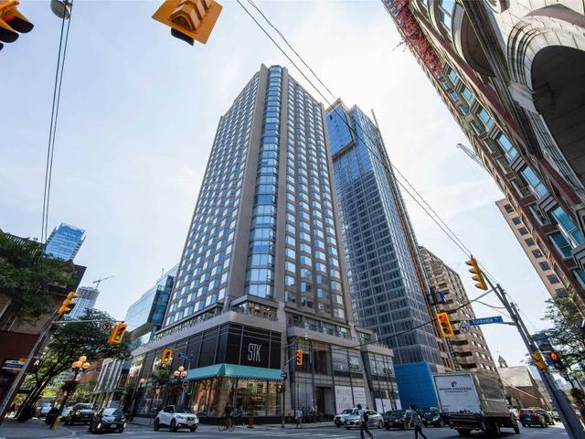 1015 - 155 Yorkville Ave