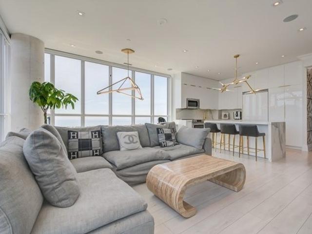 PH08 - 51 East Liberty St