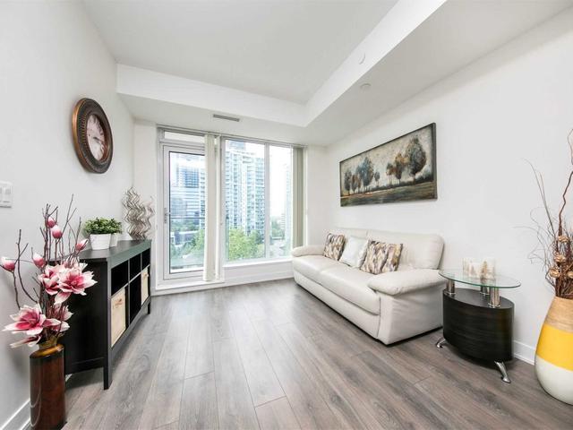 801 - 28 Avondale Ave