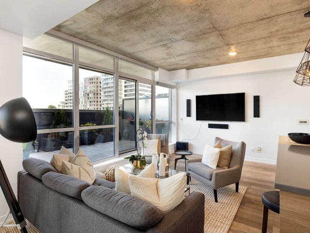 403 - 1205 Queen St W