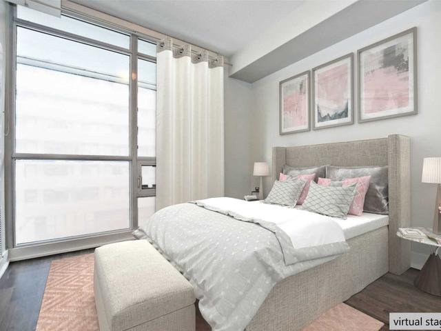 404 - 30 Roehampton Ave