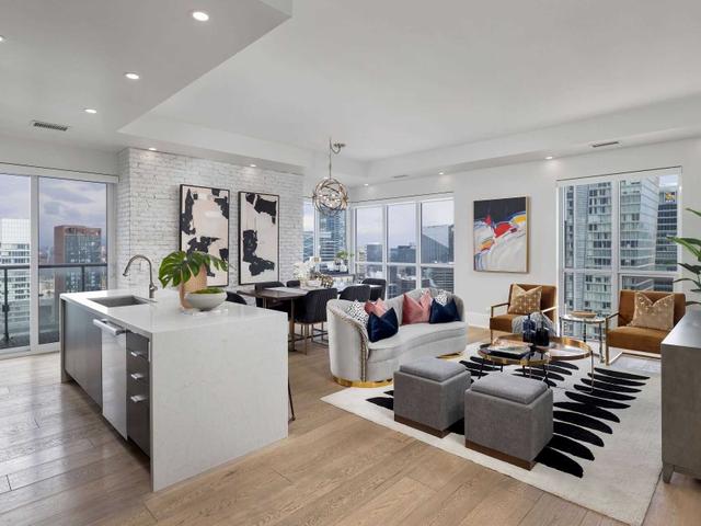 LPH 1 - 300 Front St W