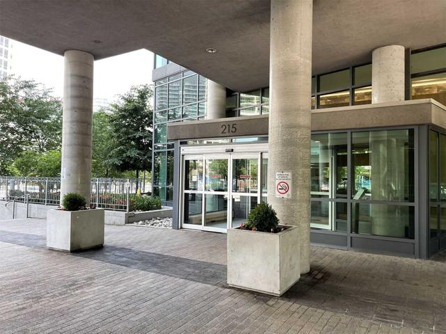 601 - 215 Fort York Blvd
