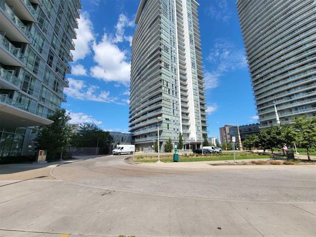 403 - 66 Forest Manor Rd