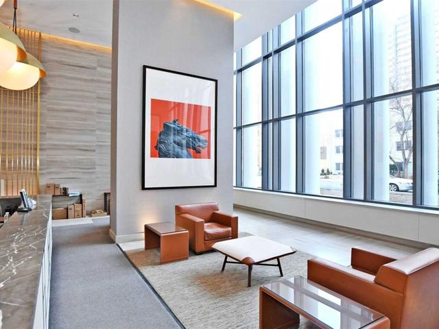 3711 - 50 Charles St E