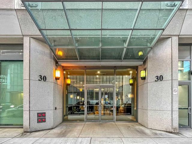 302 - 30 Grand Trunk Cres