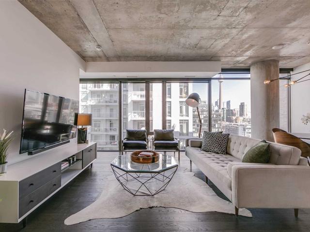 1316 - 111 Bathurst St