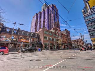 904 - 393 King St W