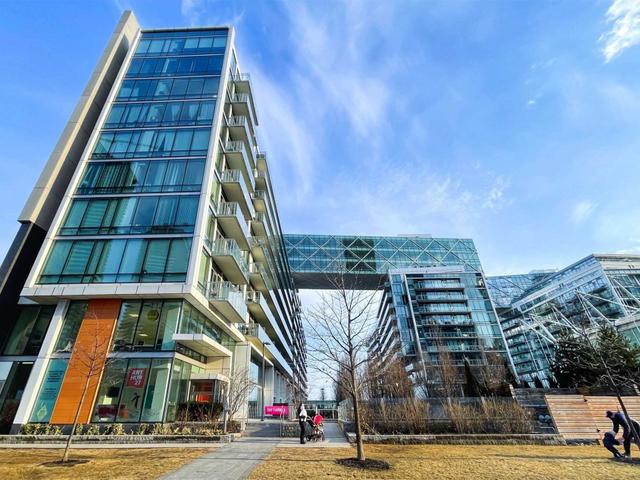 709 - 39 Queens Quay E