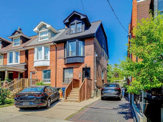 929 Bathurst St