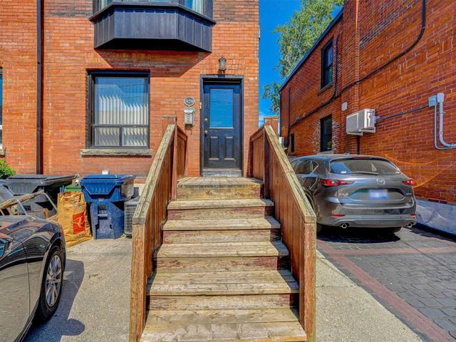 929 Bathurst St