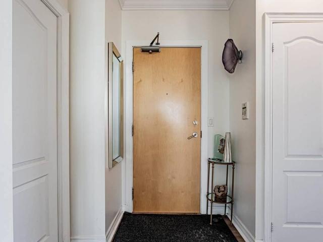 PH301 - 212 Eglinton Ave E