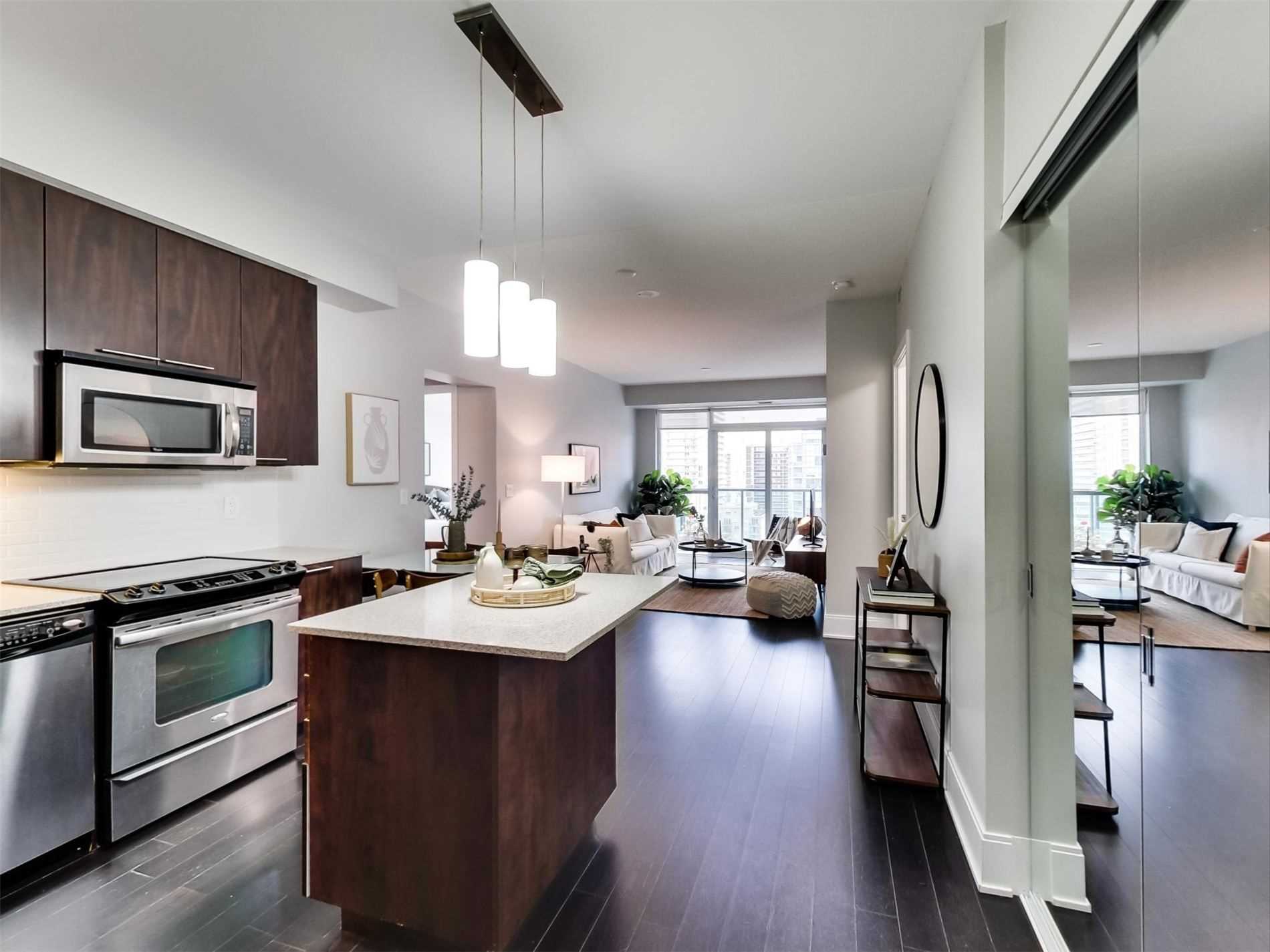 922 - 70 Roehampton St, Toronto | Expired, C5673953 | Condos.ca